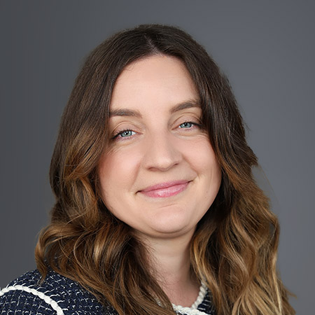 Head shot of Chloé Briel